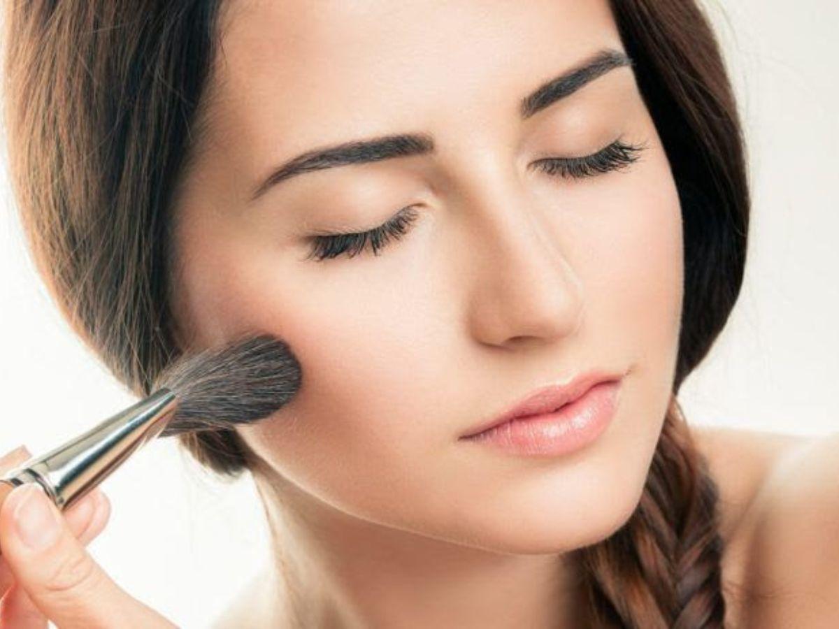 Vị trí và hướng tán phấn má theo phong cách Tây