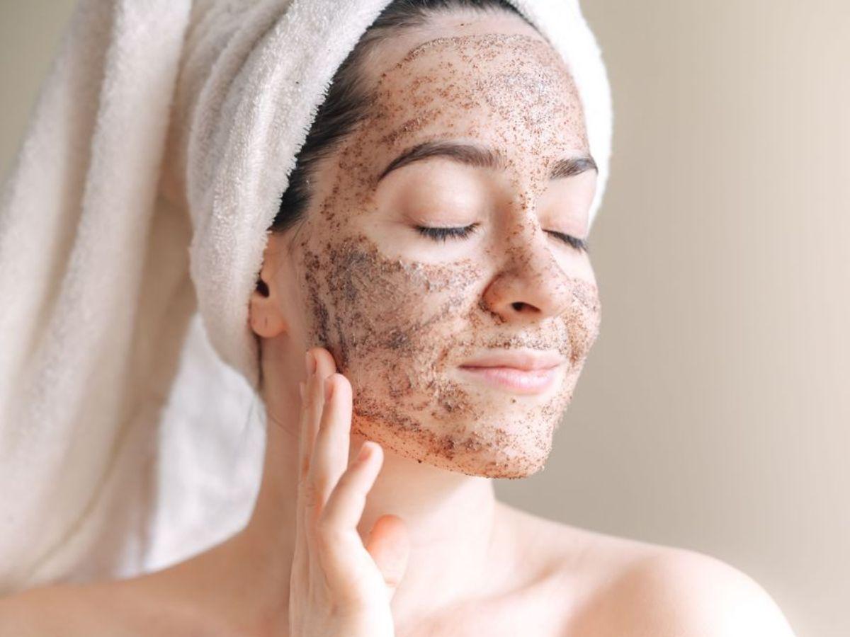 Nhớ tẩy tế bào chết định kỳ cho da mặt