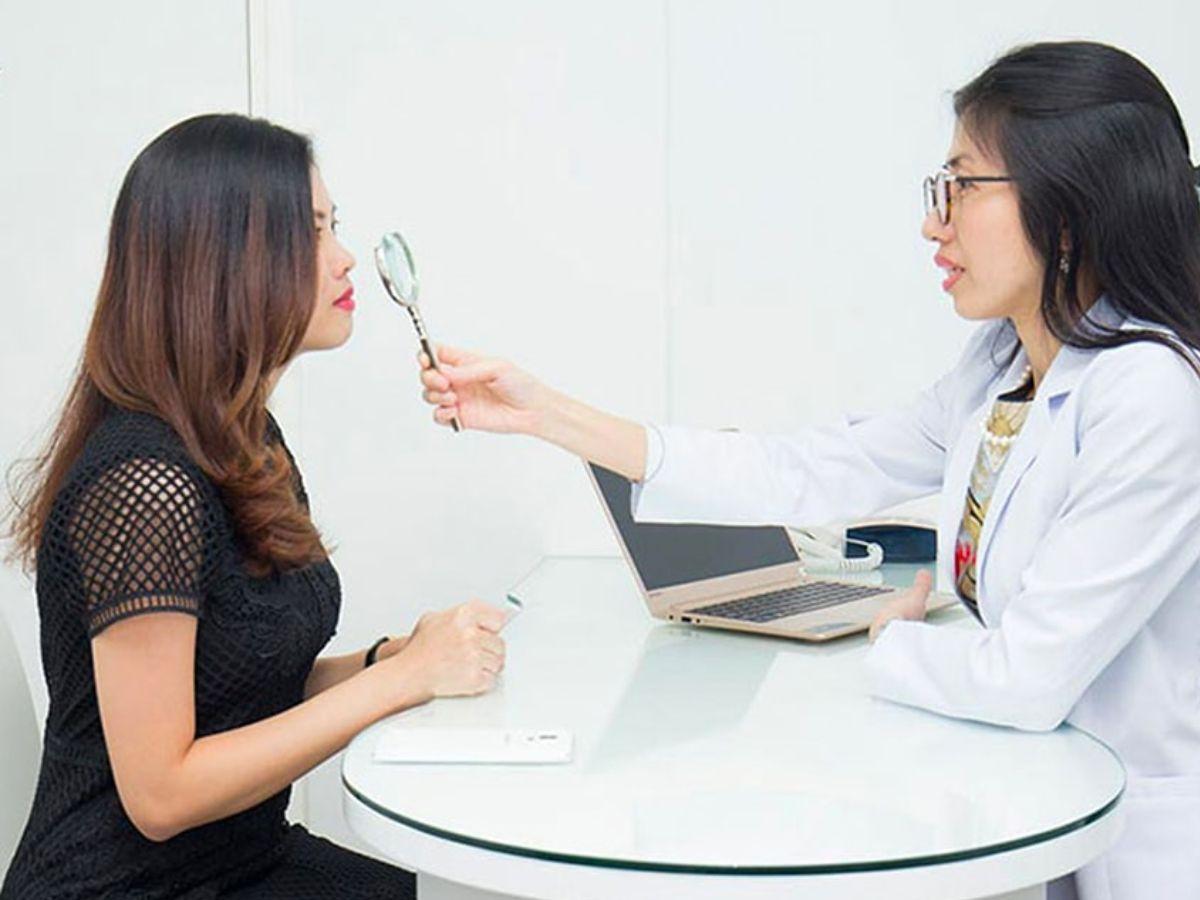 Khi nào bạn nên gặp chuyên gia da liễu?