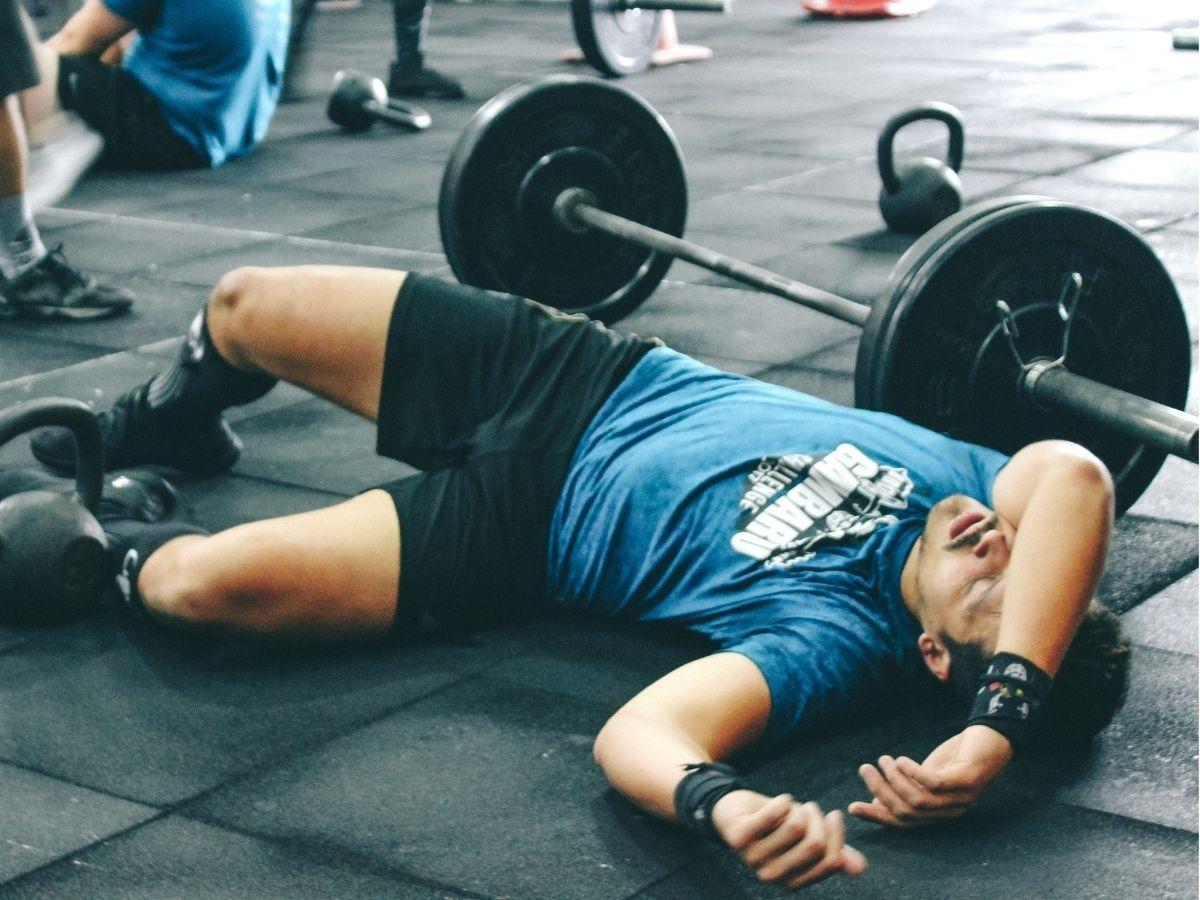 Các Dấu Hiệu Cảnh Báo Bạn Đang Tập Quá Sức