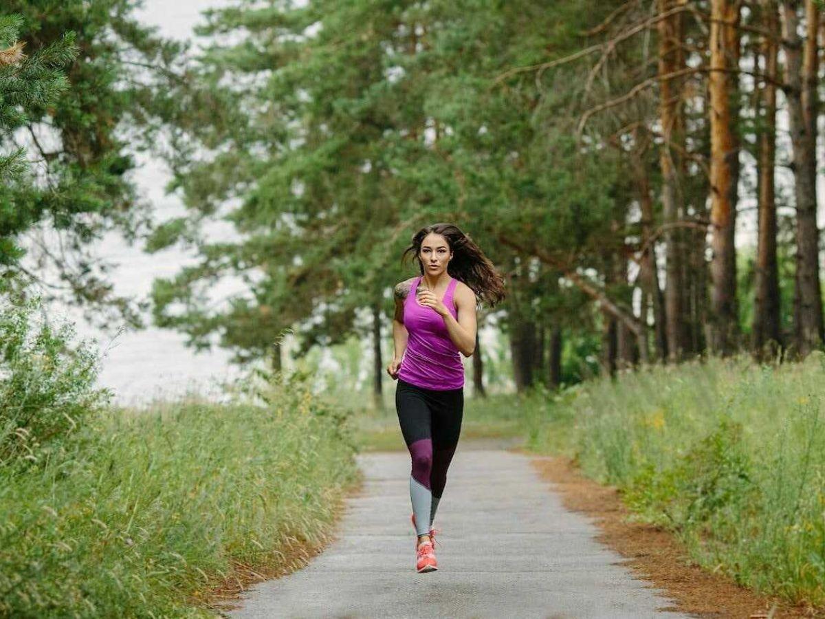 Vận động hiếu khí đốt mỡ toàn cơ thể, bao gồm cả mỡ ở ngực