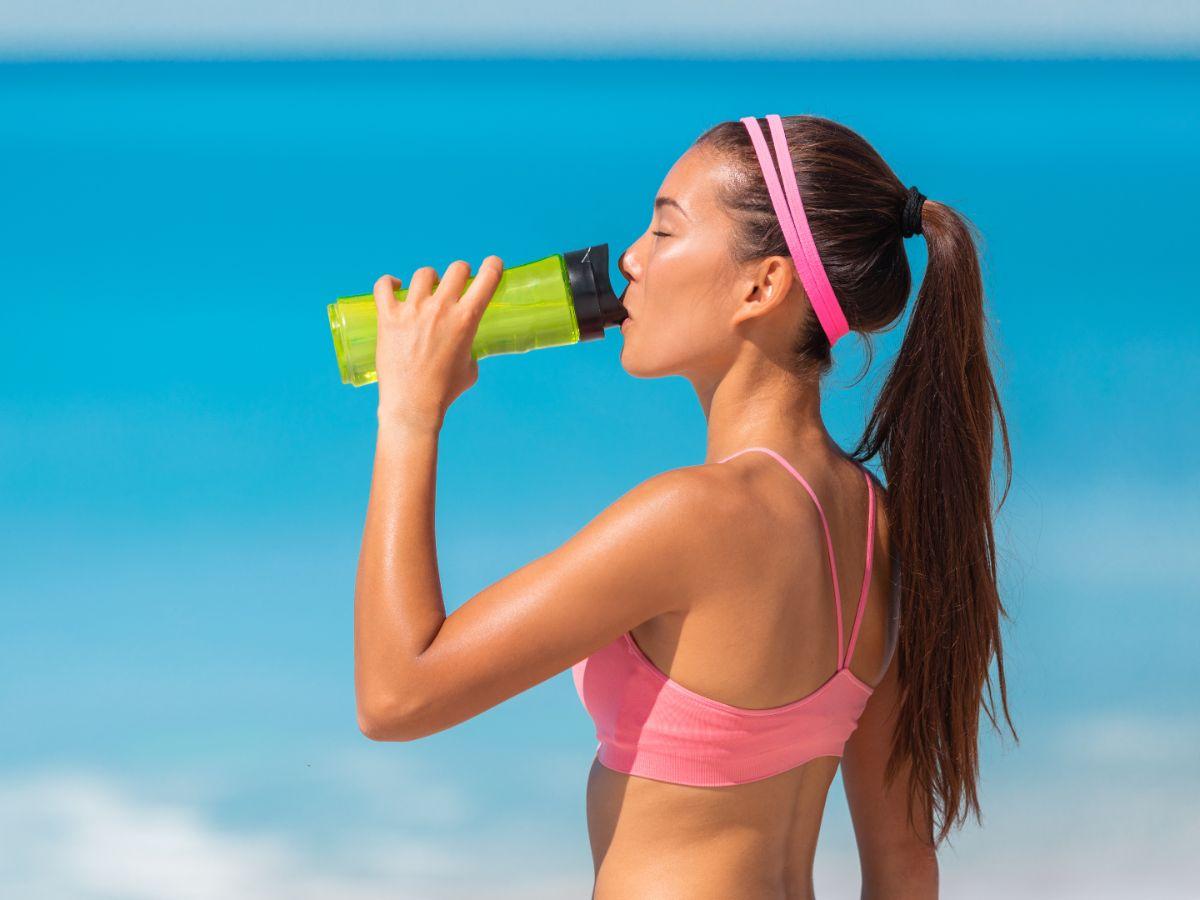 Uống nước đầy đủ trước, trong và sau khi chạy nước rút