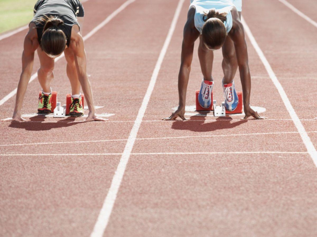 Tư thế khởi động chuẩn bị xuất phát của người thứ 1