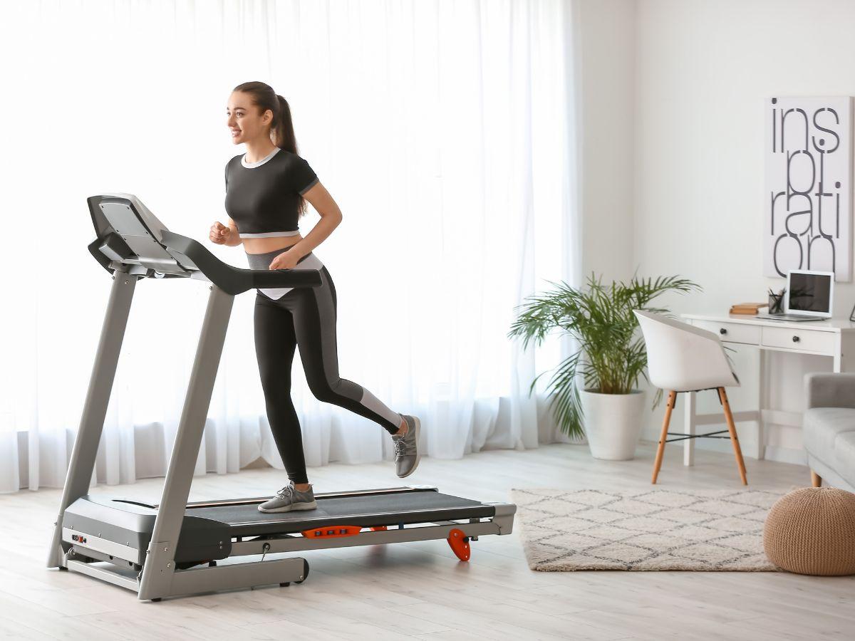 Trước khi bắt đầu, hãy dành vài phút kiểm tra tổng thể máy chạy bộ