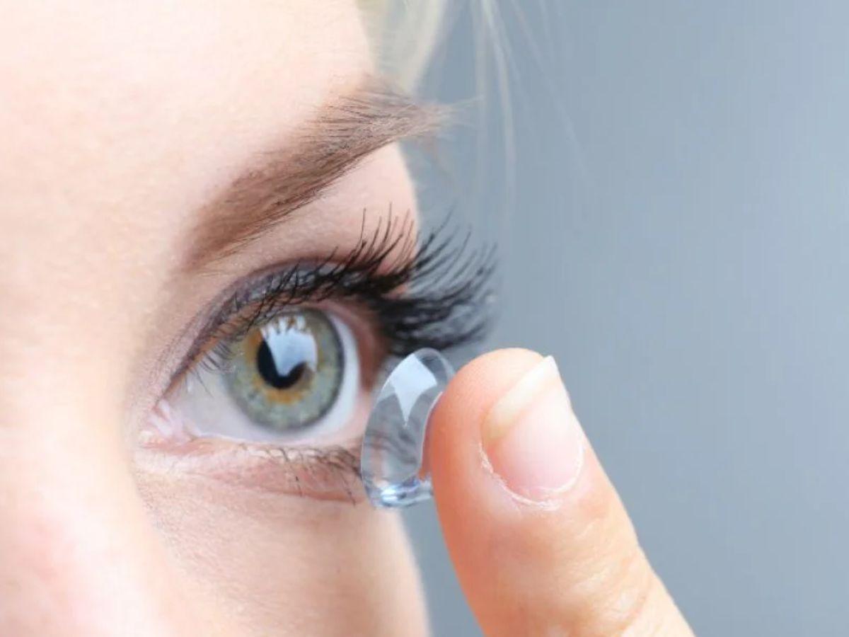 Nên ưu tiên các loại lens có màu tối tự nhiên