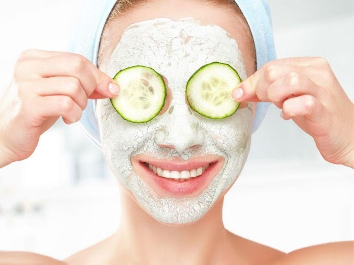 Đắp dưa chuột giúp loại bỏ quầng thâm mắt