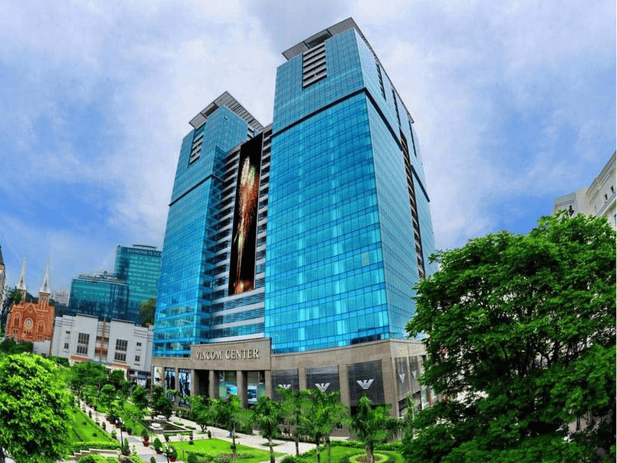 Các cửa hàng phụ kiện trong trung tâm thương mại