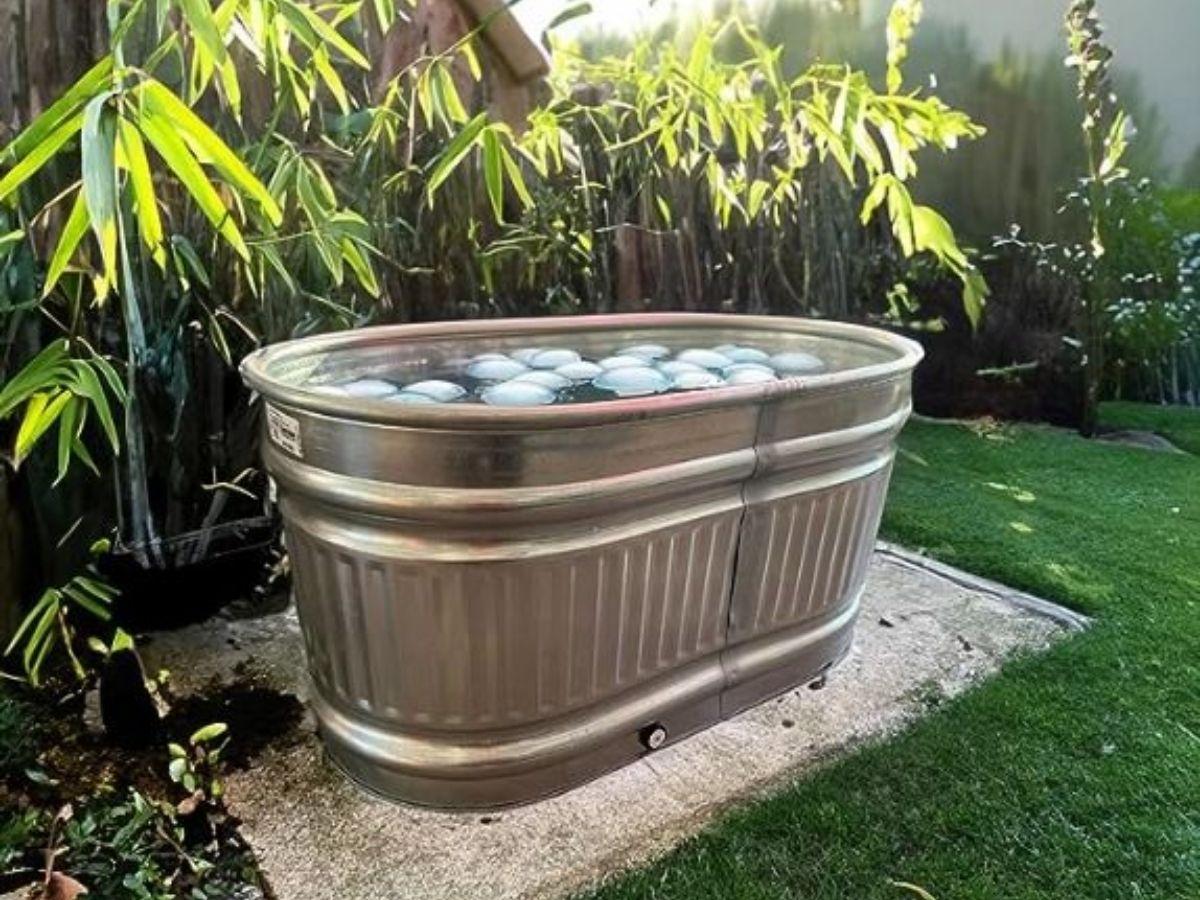 Chuẩn bị dụng cụ và không gian trước khi ngâm nước đá