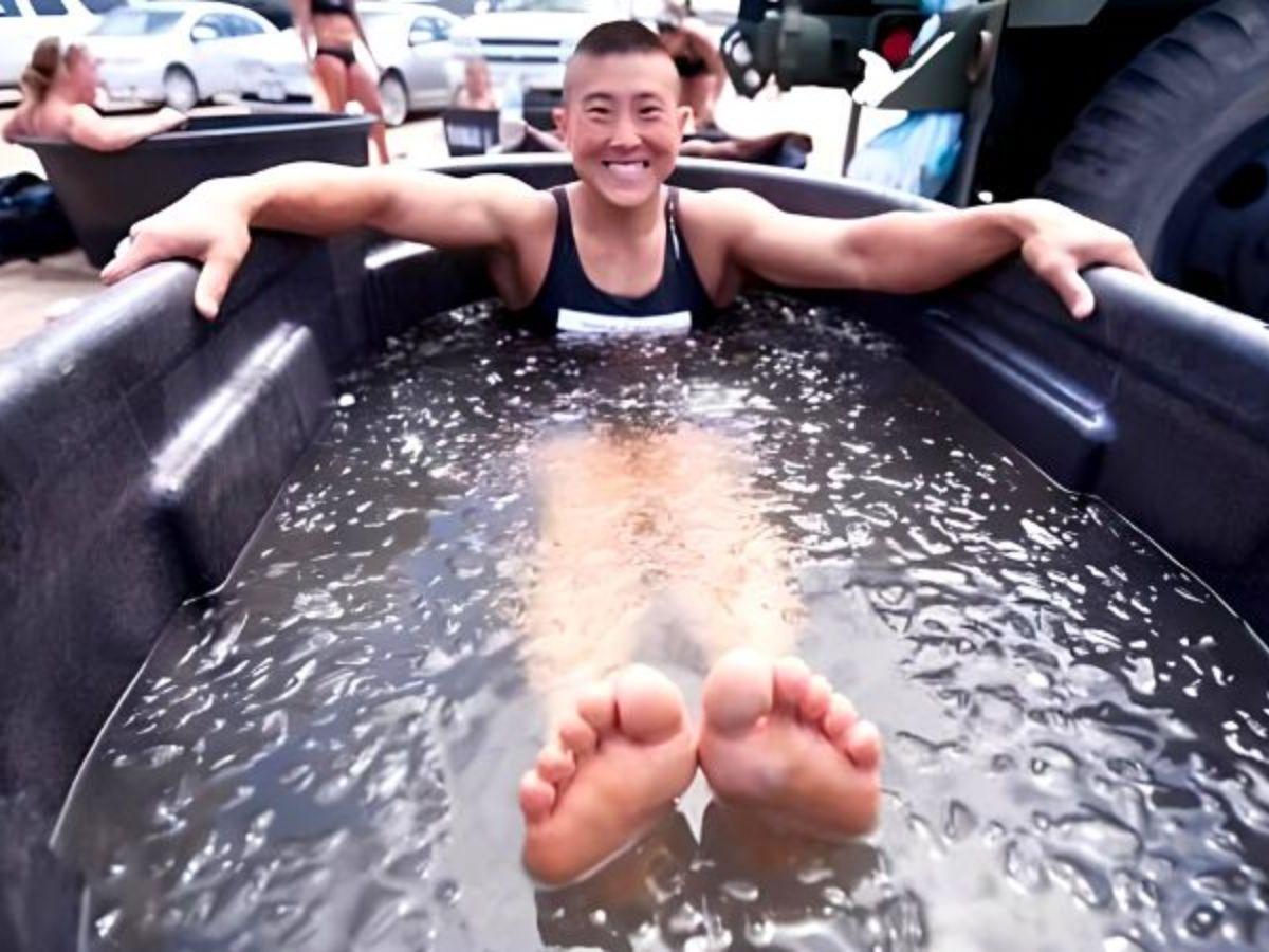 Ngâm nước đá giúp chống viêm mạnh mẽ