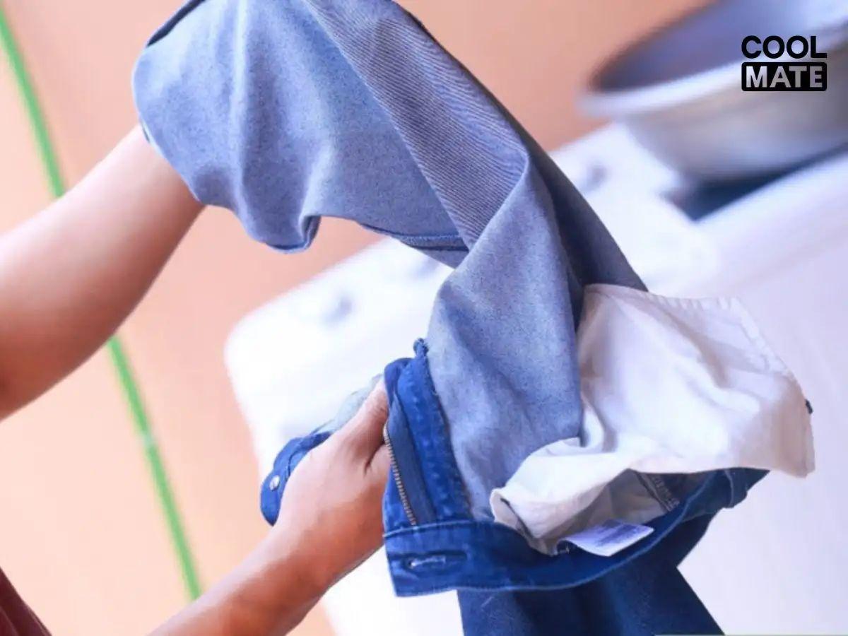 Trước khi giặt, luôn nhớ lộn trái sản phẩm để bảo vệ mặt vải và giảm thiểu ma sát