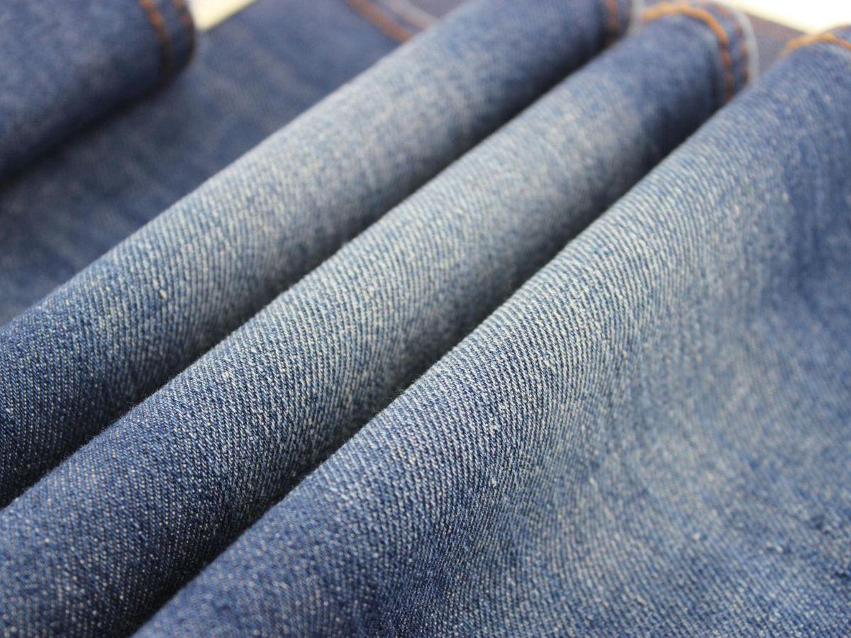Vải Denim có thể được nhận diện nhờ một số đặc điểm cấu trúc và thị giác rất đặc trưng