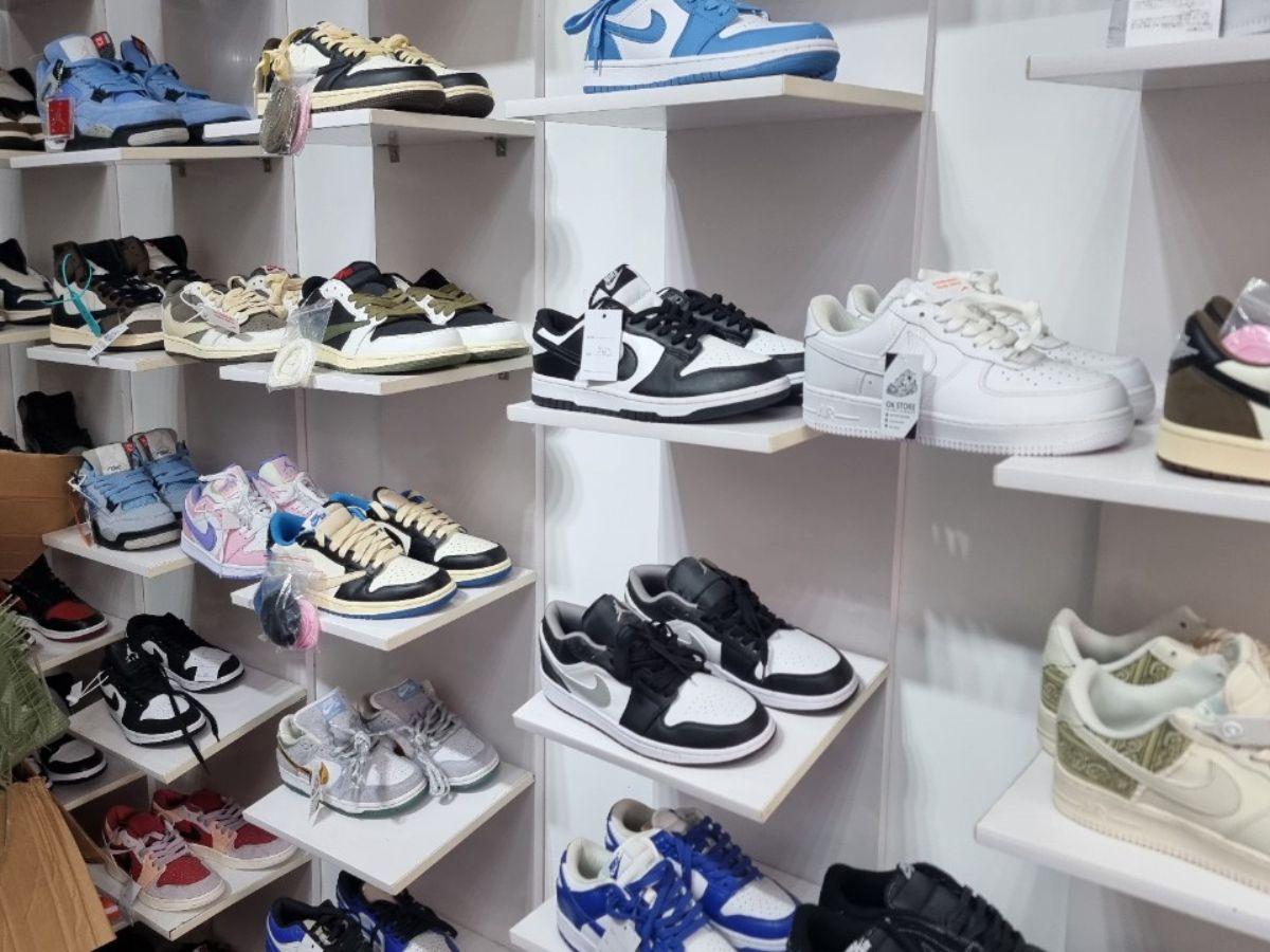 Tìm hiểu thông tin về shop là bước đầu tiên và cơ bản để đánh giá độ tin cậy của một shop