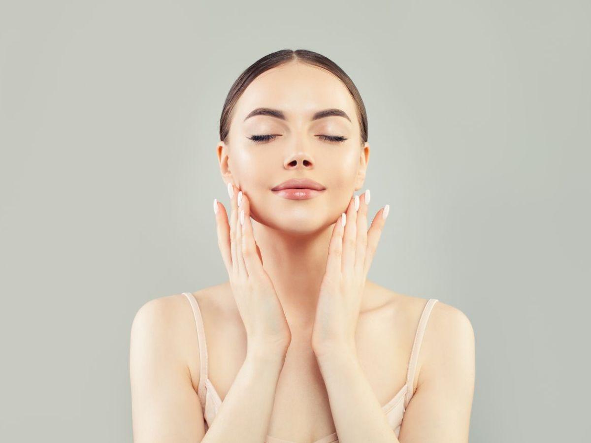 Việc duy trì độ ẩm hợp lý cho da là rất quan trọng, đặc biệt với da dầu