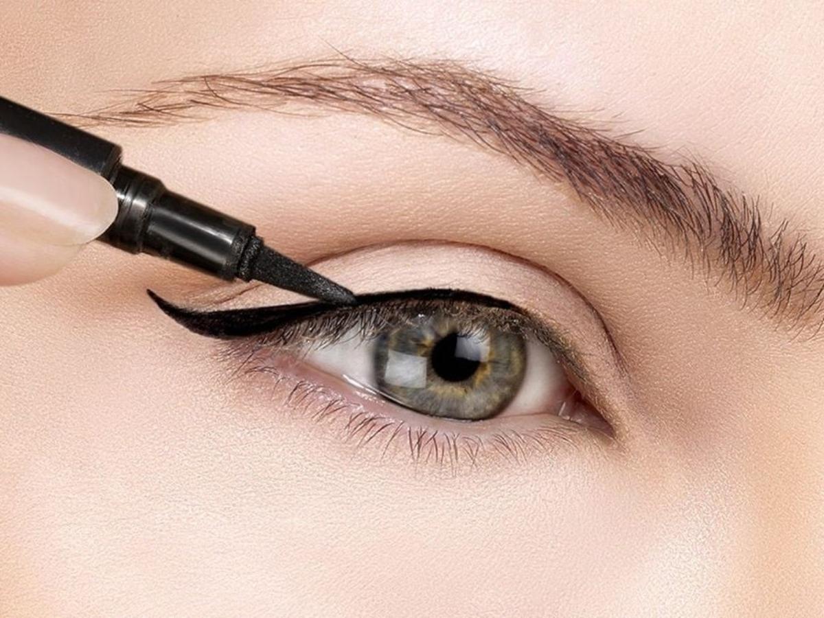 Kẻ đuôi mắt hình tam giác cá tính