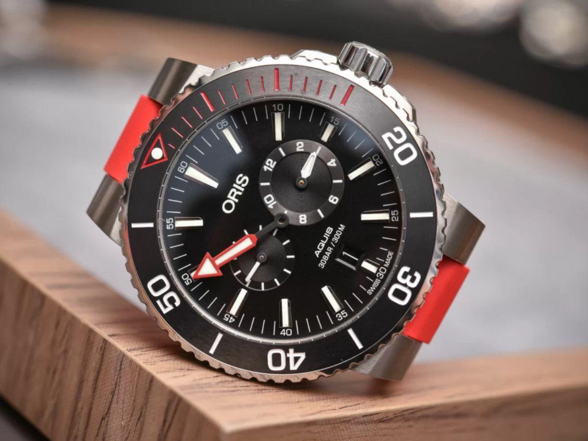 Kích thước mặt đồng hồ nam giới thường dao động từ 38-42mm