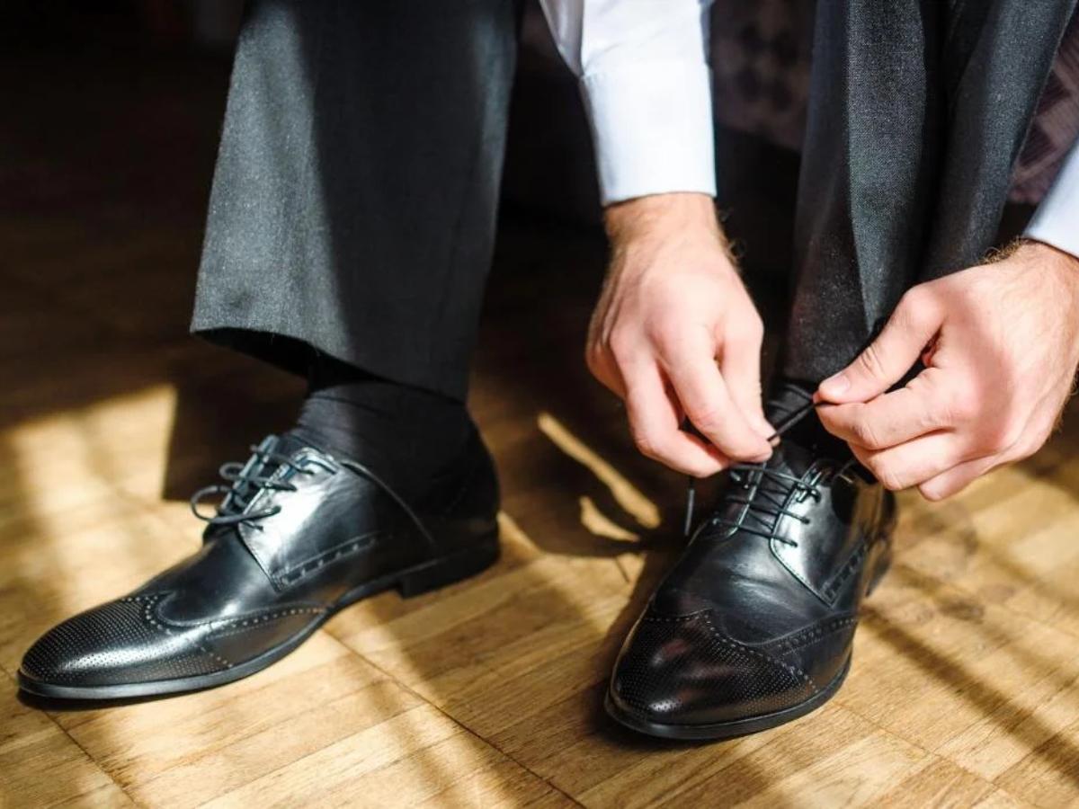 Lựa chọn chất liệu và thiết kế giày thoáng khí