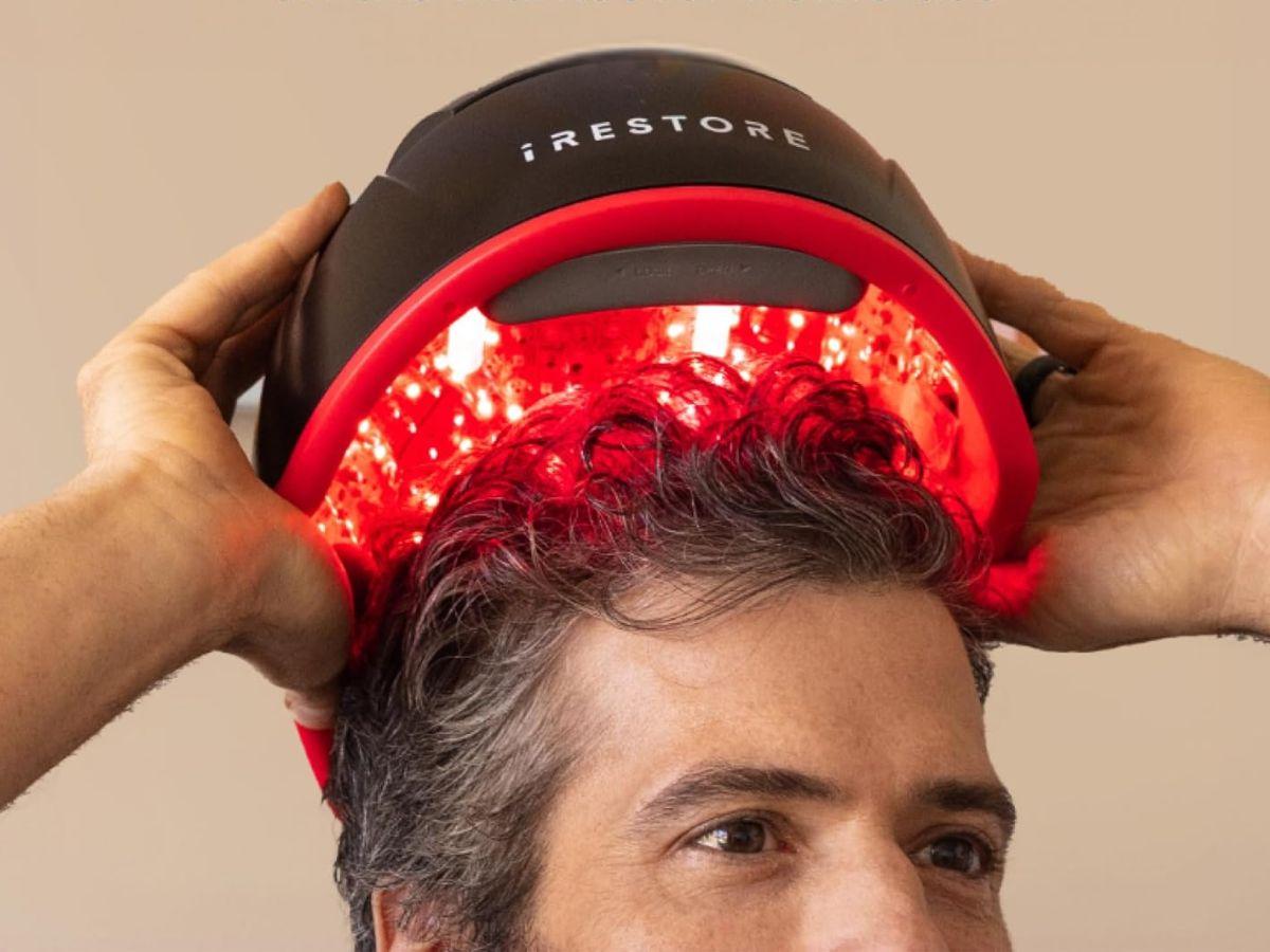 Lược laser iRestore Laser Hair Growth System có thiết kế dạng mũ đội dễ sử dụng 