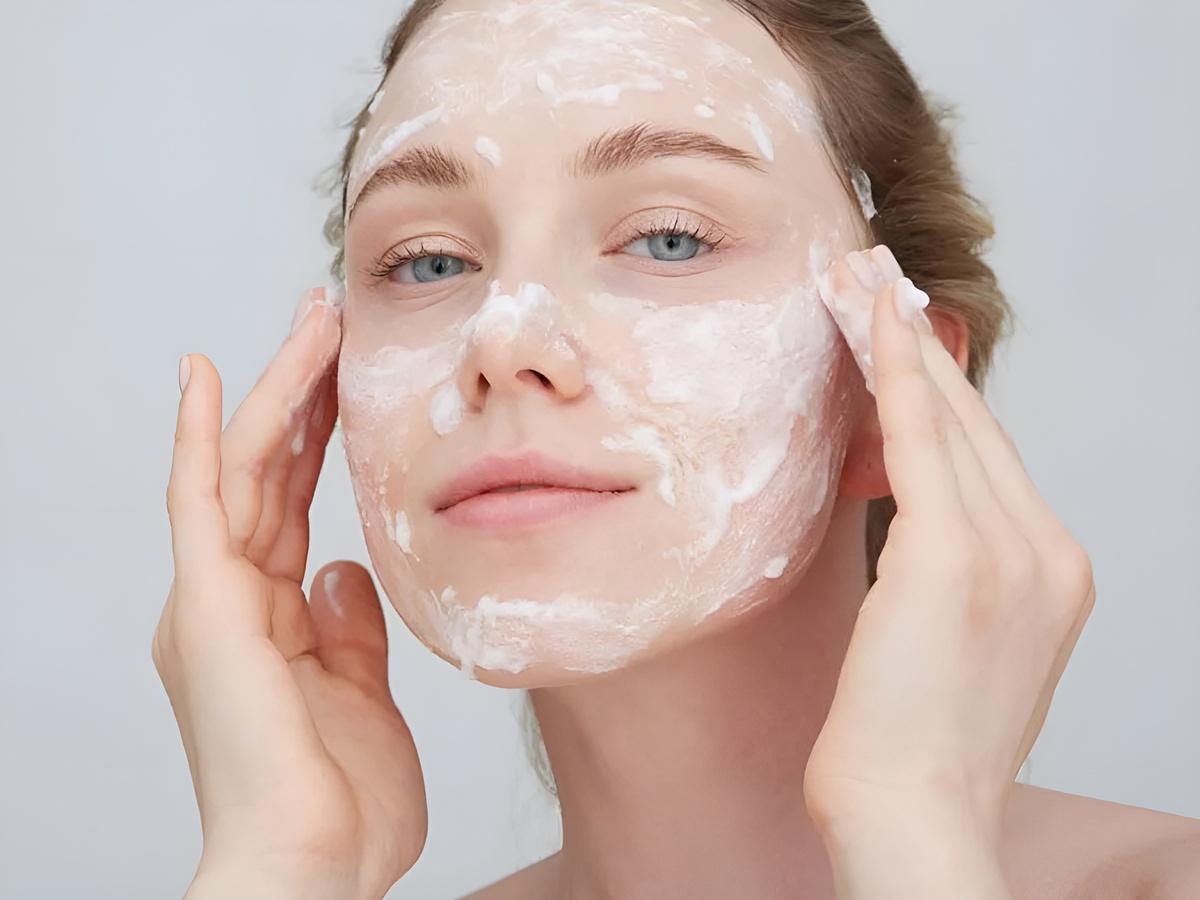 Chọn Tẩy Tế Bào Chết Đúng Chuẩn Cho Da Nhạy Cảm