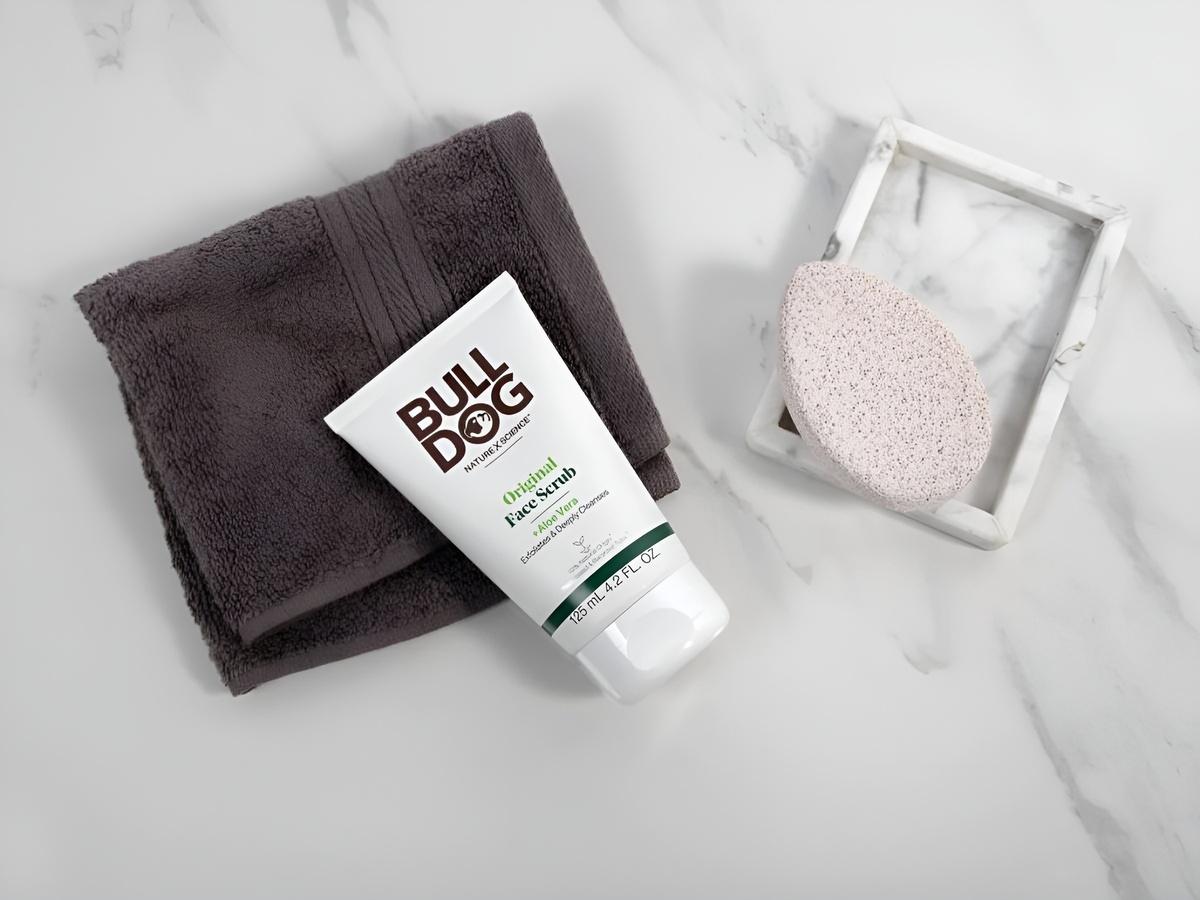 Bulldog Original Face Scrub là sản phẩm tẩy tế bào chết dành riêng cho nam giới