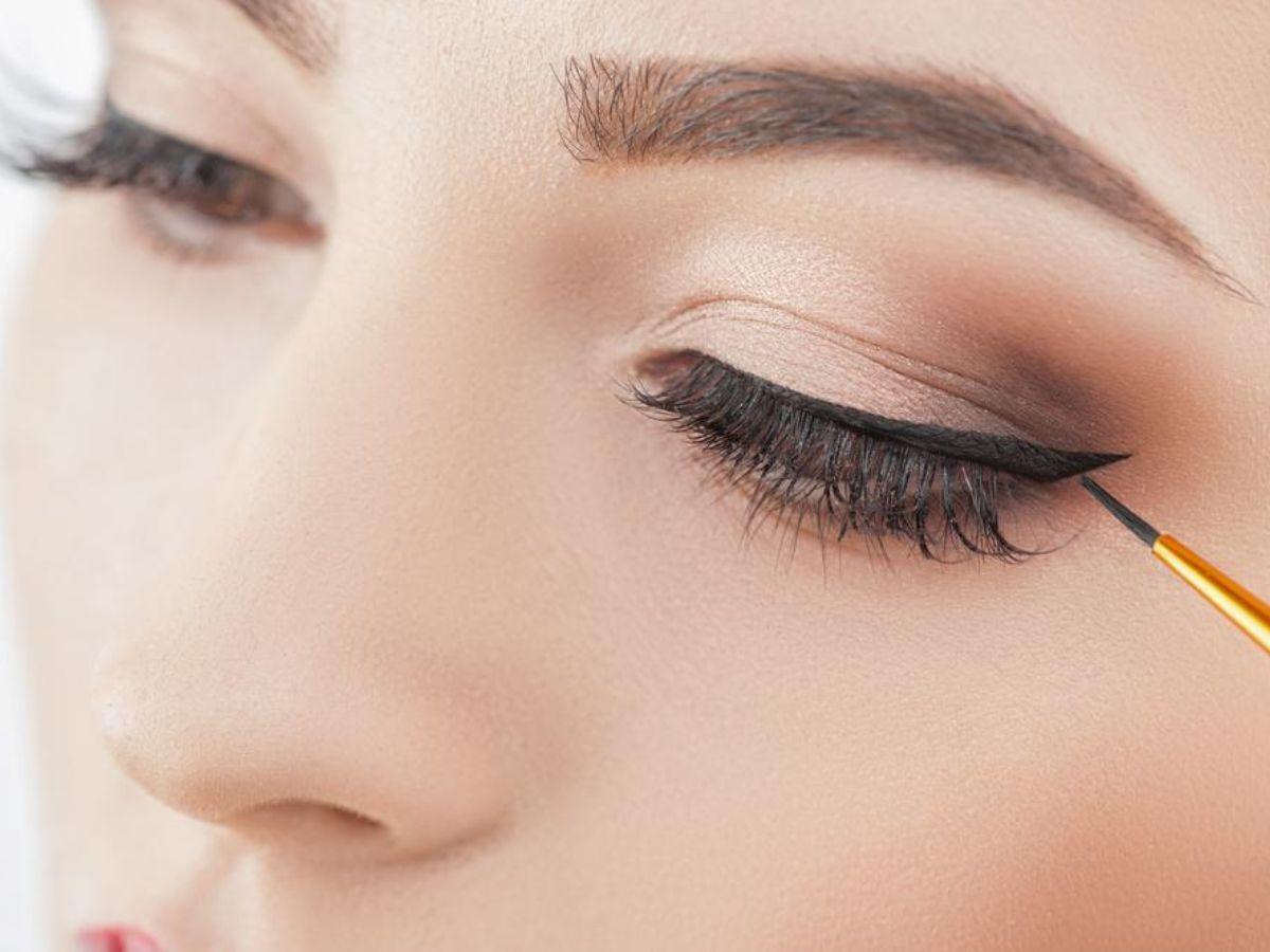 Mi giả hoàn toàn không bắt buộc trong trang điểm mắt cô dâu