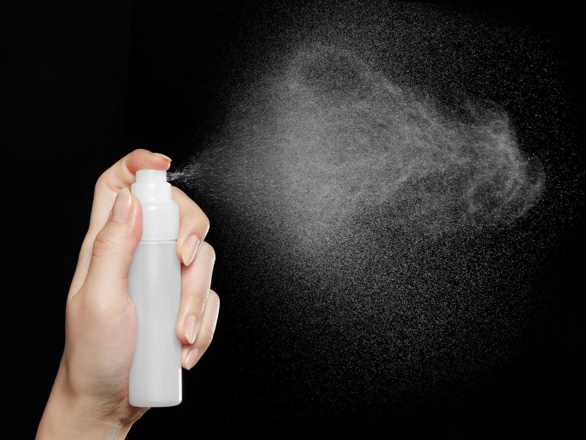 Lợi ích đầu tiên của xịt khoáng là khả năng cấp ẩm tức thì