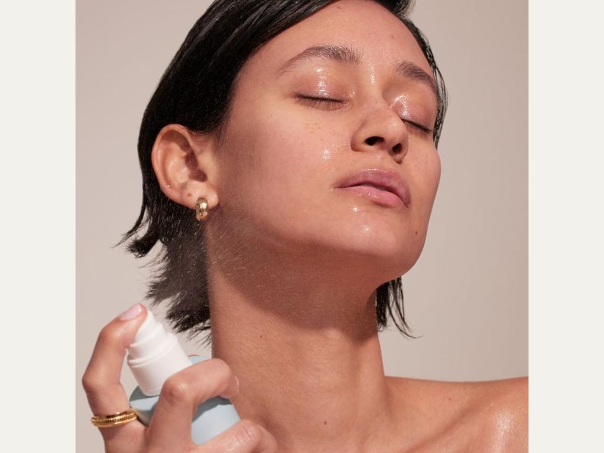 Nên để lớp sương tự khô trong khoảng 10 - 20 giây