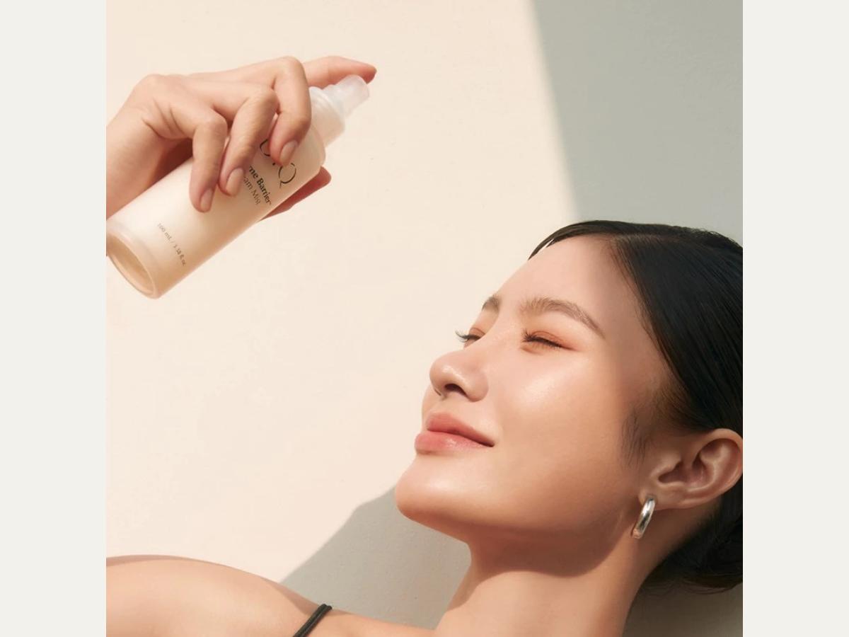 Sai lầm nghiêm trọng khác là nghĩ rằng xịt khoáng có thể thay thế kem dưỡng