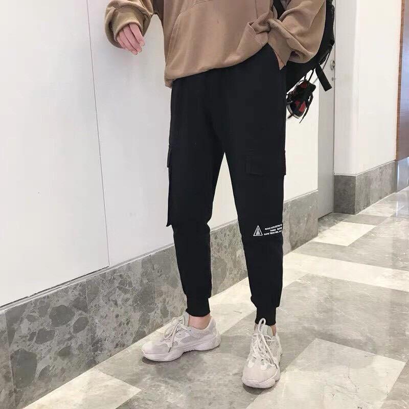 Các mẫu ống túm đang hot nhất hiện nay có 2 dạng là trơn màu và họa tiết.