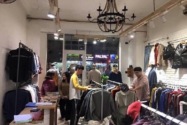 &Aacute;o thun phong c&aacute;ch H&agrave;n Quốc tại Six Up Five Boutique Shop