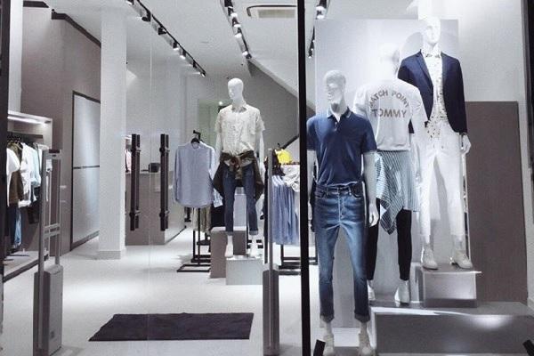 &Aacute;o thun tối giản tại Mr Simple Style