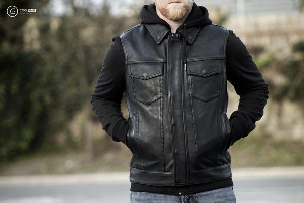 Phối áo vest da và áo len