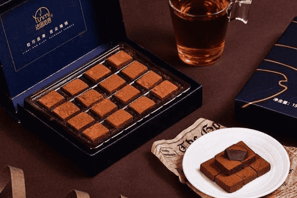 mua đồ ăn vặt cho người yêu