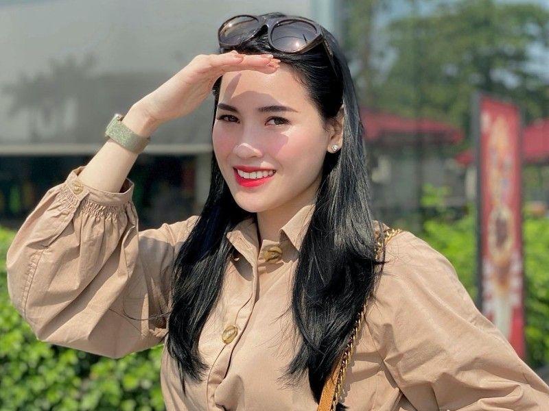 Võ Hà Linh - “Chiến thần” review mỹ phẩm