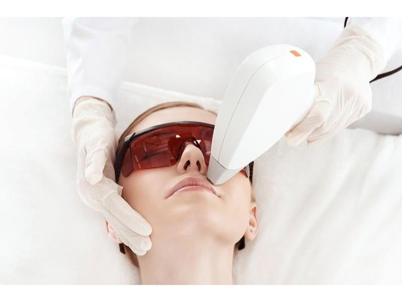Triệt laser có thể khiến các lông mao không thể mọc lên nữa