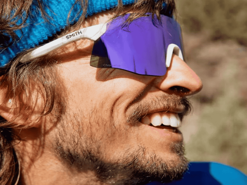Smith Vert PivLock là một trong những kính râm chạy bộ được sánh ngang với Oakley Prizm