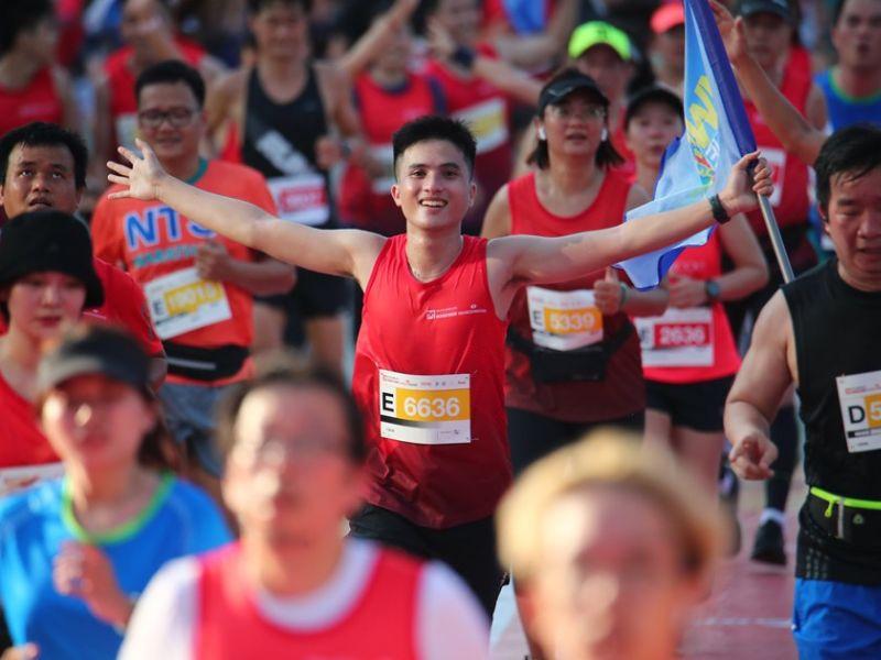 Hình ảnh minh họa: Một người đang chạy marathon.
