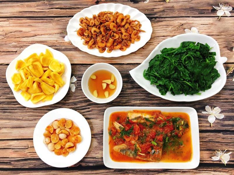 Hãy tự tay vào bếp chuẩn bị một bữa cơm thịnh soạn với những món ăn mà mẹ bạn yêu thích