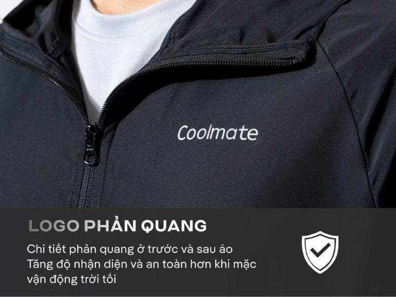 Áo khoác gió thể thao phối màu Coolmate - chi tiết logo