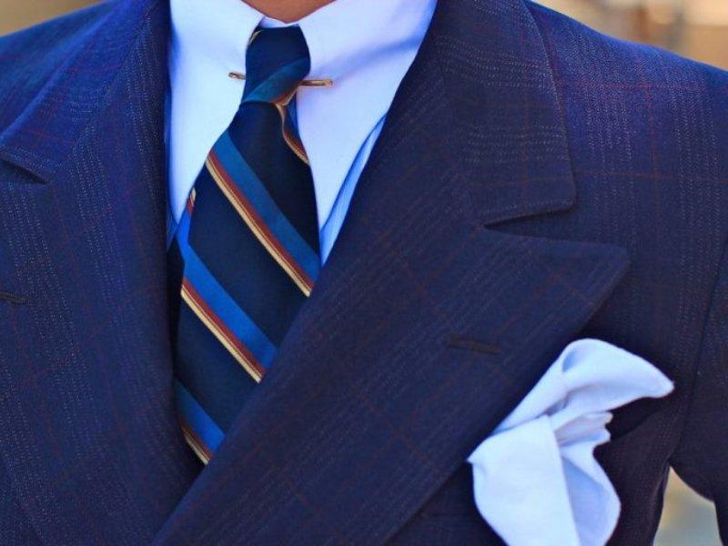 Lazy Peak Lapel: ve áo tạo hình giống miệng cá tạo cảm giác lười