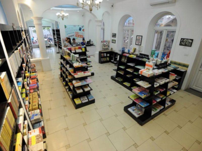 Workshop vẽ tranh tại Books Square