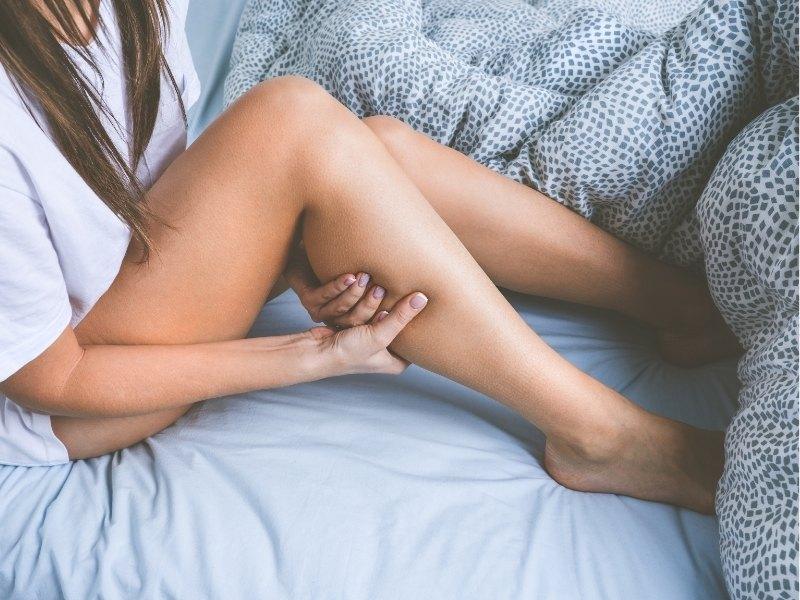 Bắp chân nữ thường thon gọn hơn nam giới