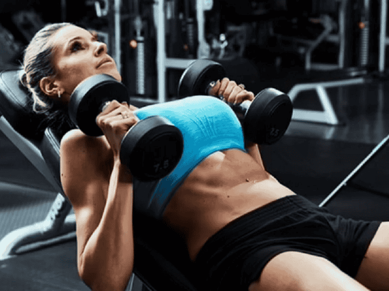 Chọn tạ nặng hơn nếu muốn tăng cơ