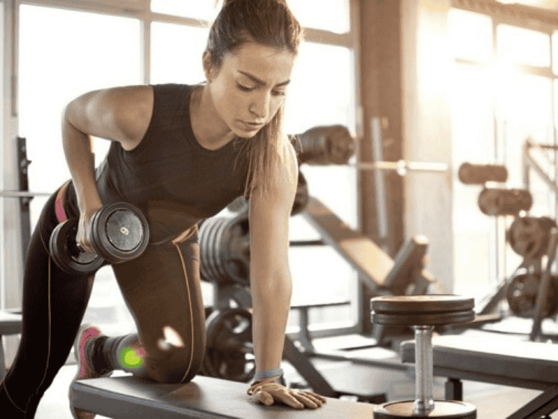 Luôn đảm bảo đúng kỹ thuật khi tập tạ để giữ an toàn