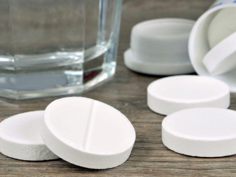 Tẩy mốc bằng aspirin