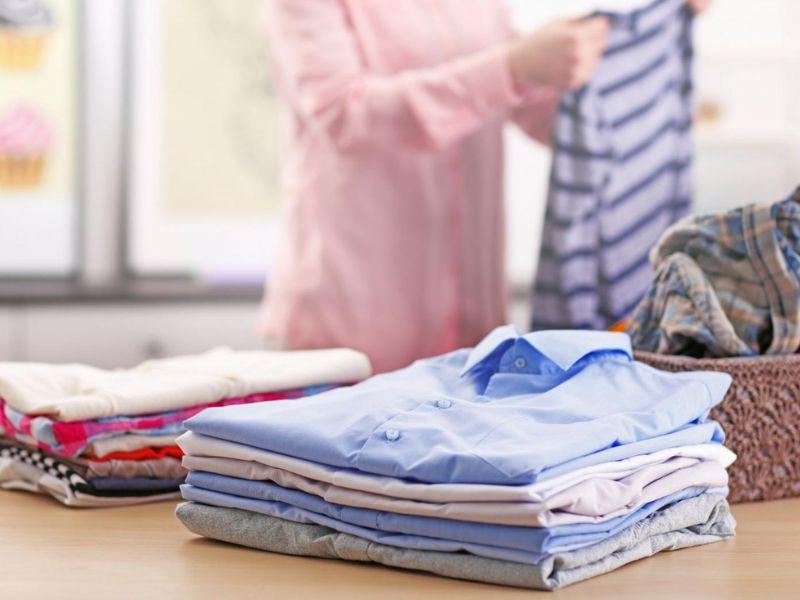 Gấp áo quần khi chưa khô hẳn