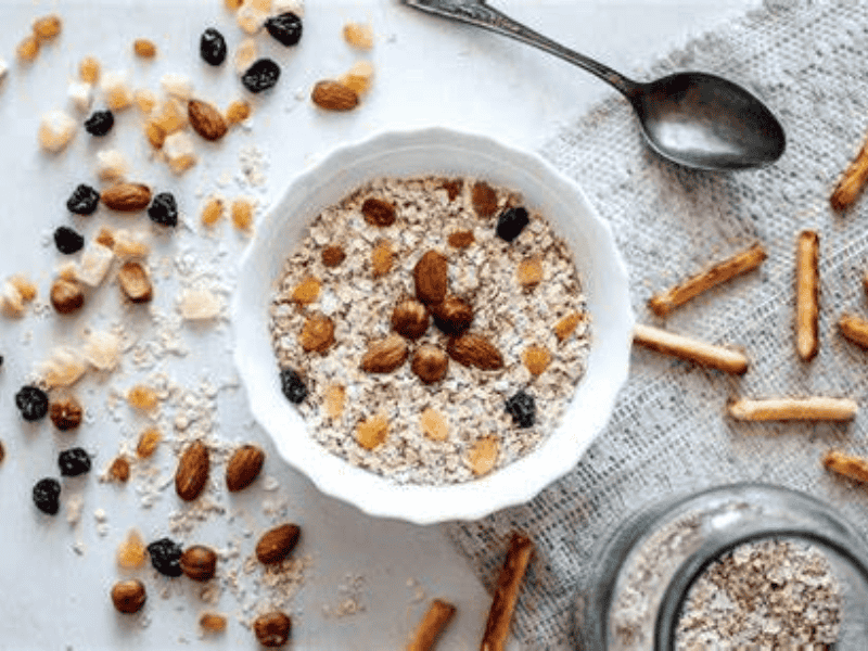 Cháo quinoa + hạt điều + mật ong