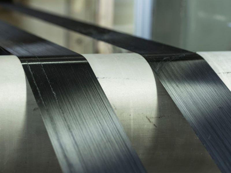 Quy trình sản xuất vải sợi carbon khá phức tạp