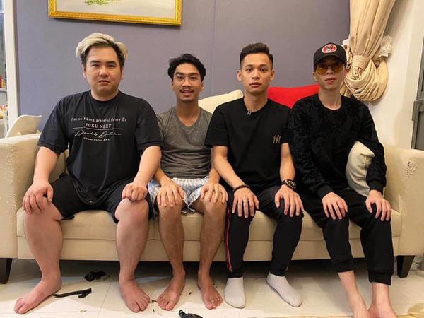 Ảnh Độ Mixi cùng Tứ hoàng streamer