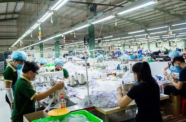 Đồng Phục Bốn Mùa đã nhanh chóng sản xuất ra những chiếc khẩu trang in Logo đầu tiên