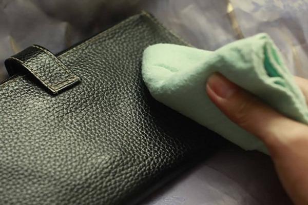 Tips bảo quản đồ da đơn giản, hiệu quả